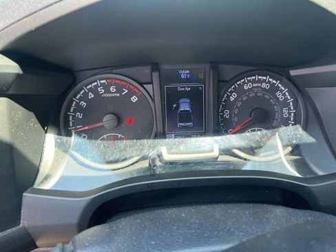 Used 2021 Toyota Tacoma SR w/ SR Convenience Package image 7