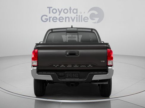 Used 2018 Toyota Tacoma SR5 RWD image 7