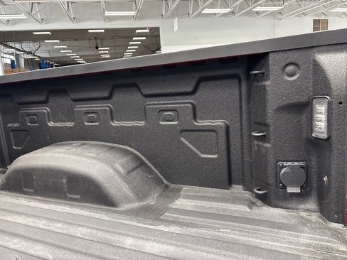 Used 2025 GMC Sierra 2500 SLT w/ SLT Premium Package image 50