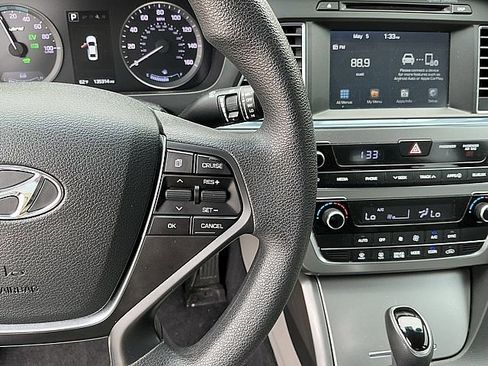 Used 2017 Hyundai Sonata SE FWD image 20