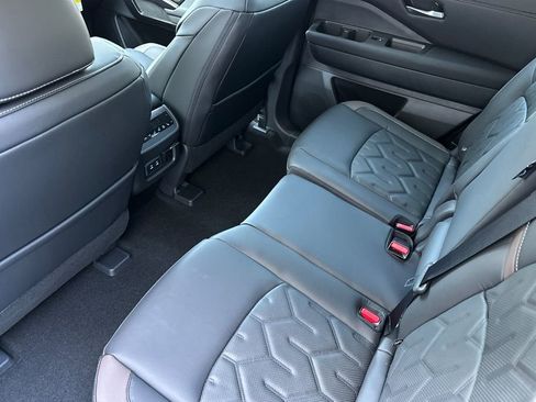 New 2026 Nissan Pathfinder Platinum w/ Cargo Package AWD/4WD image 12