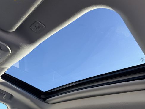 Used 2023 Toyota Highlander XLE image 20