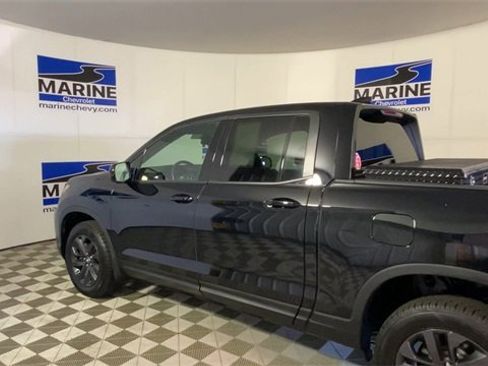 Used 2025 Honda Ridgeline Sport image 8