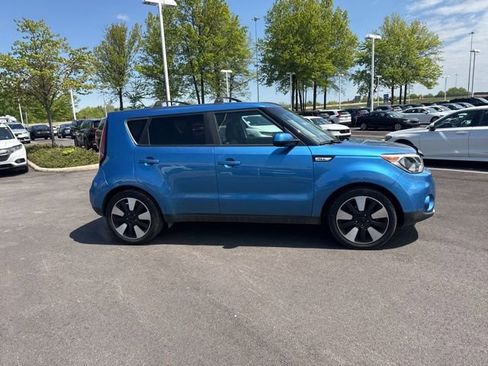 Used 2019 Kia Soul + FWD image 7