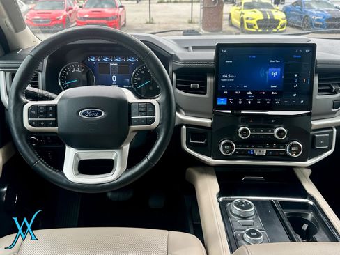 Used 2022 Ford Expedition XLT AWD/4WD image 30