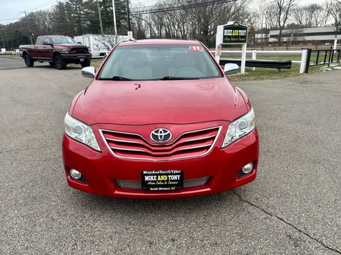 Used 2011 Toyota Camry LE image 2