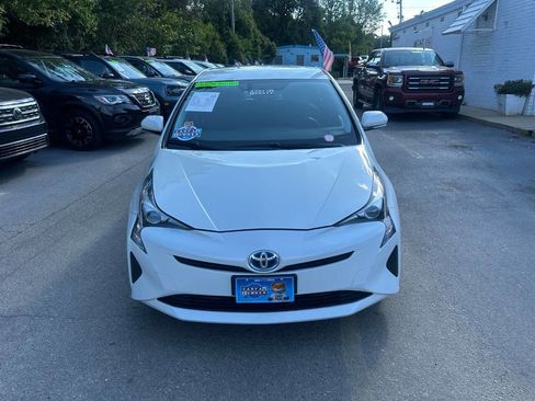 Used 2016 Toyota Prius Three Touring image 10