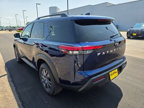 Used 2022 Nissan Pathfinder SV AWD/4WD image 11