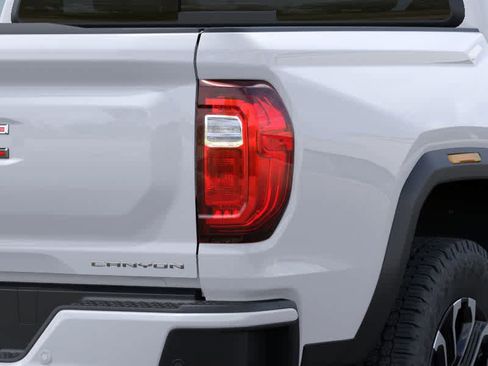 New 2026 GMC Canyon Denali image 11