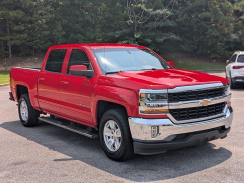 Used 2018 Chevrolet Silverado 1500 LT w/ LT Convenience Package RWD image 11