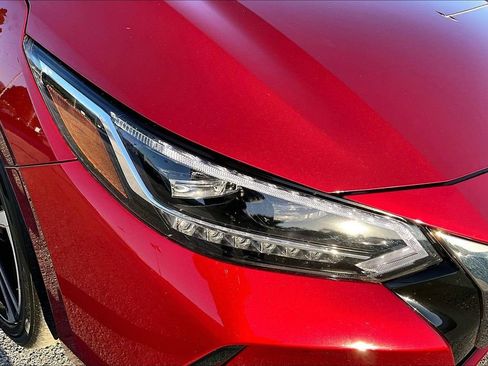 Used 2023 Nissan Sentra SR w/ SR Premium Package image 32