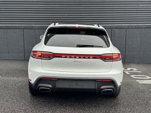 Certified 2025 Porsche Macan image 9