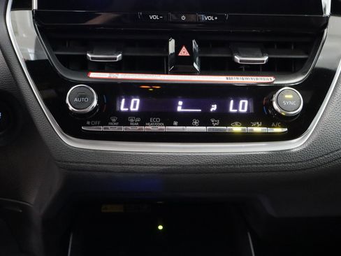 Used 2026 Toyota Corolla Cross XLE w/ Convenience Package image 20