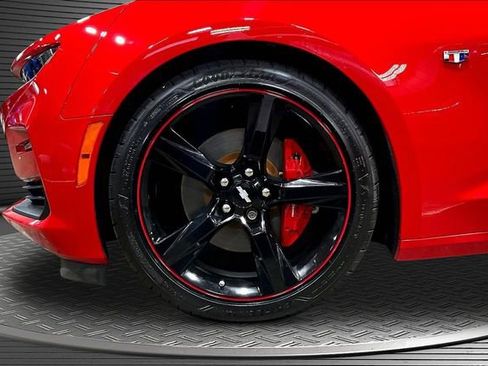 Used 2022 Chevrolet Camaro SS RWD image 32