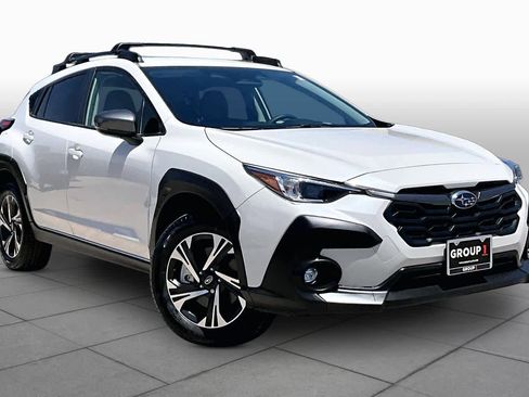 Used 2024 Subaru Crosstrek 2.0i Premium w/ Crosstrek Mirror Package AWD/4WD image 3