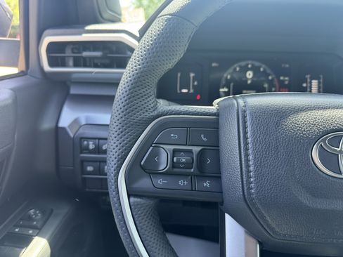 Certified 2025 Toyota Tacoma SR5 AWD/4WD image 22