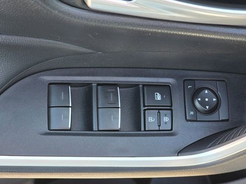 Used 2025 Toyota RAV4 XLE image 12