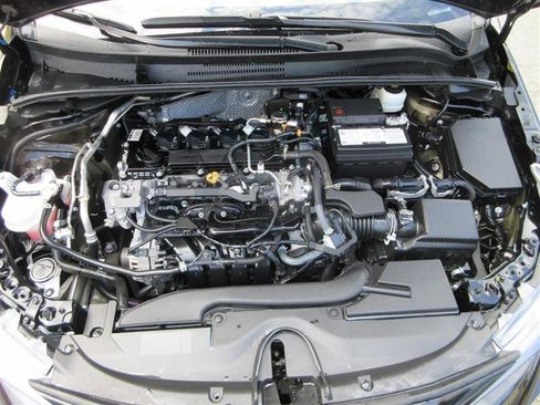 Used 2025 Toyota Corolla LE FWD image 31