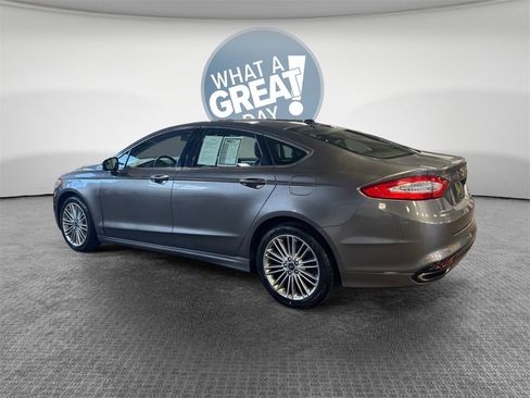 Used 2014 Ford Fusion SE w/ Equipment Group 202A image 6