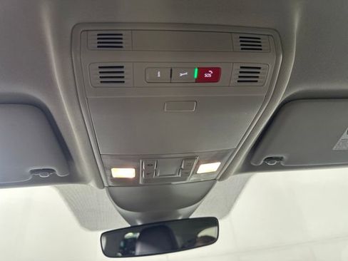 Used 2024 Volkswagen Taos SE image 24