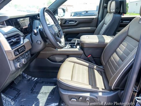 New 2026 GMC Yukon Denali Ultimate AWD/4WD image 10