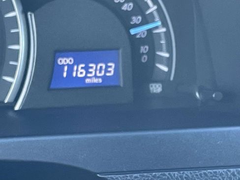 Used 2015 Toyota Camry LE image 37