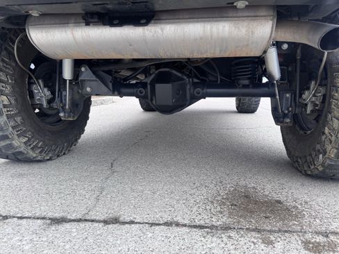 Used 2016 Jeep Wrangler Unlimited Rubicon w/ Connectivity Group image 18