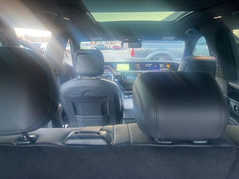 Used 2024 Lincoln Nautilus Reserve w/ Equipment Group 202A image 13