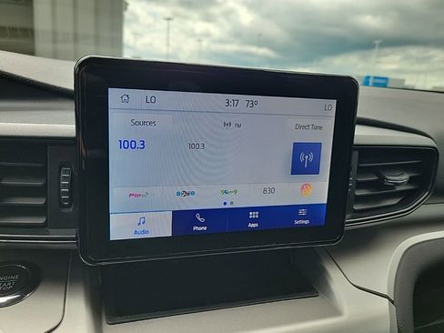 Used 2022 Ford Explorer XLT image 26