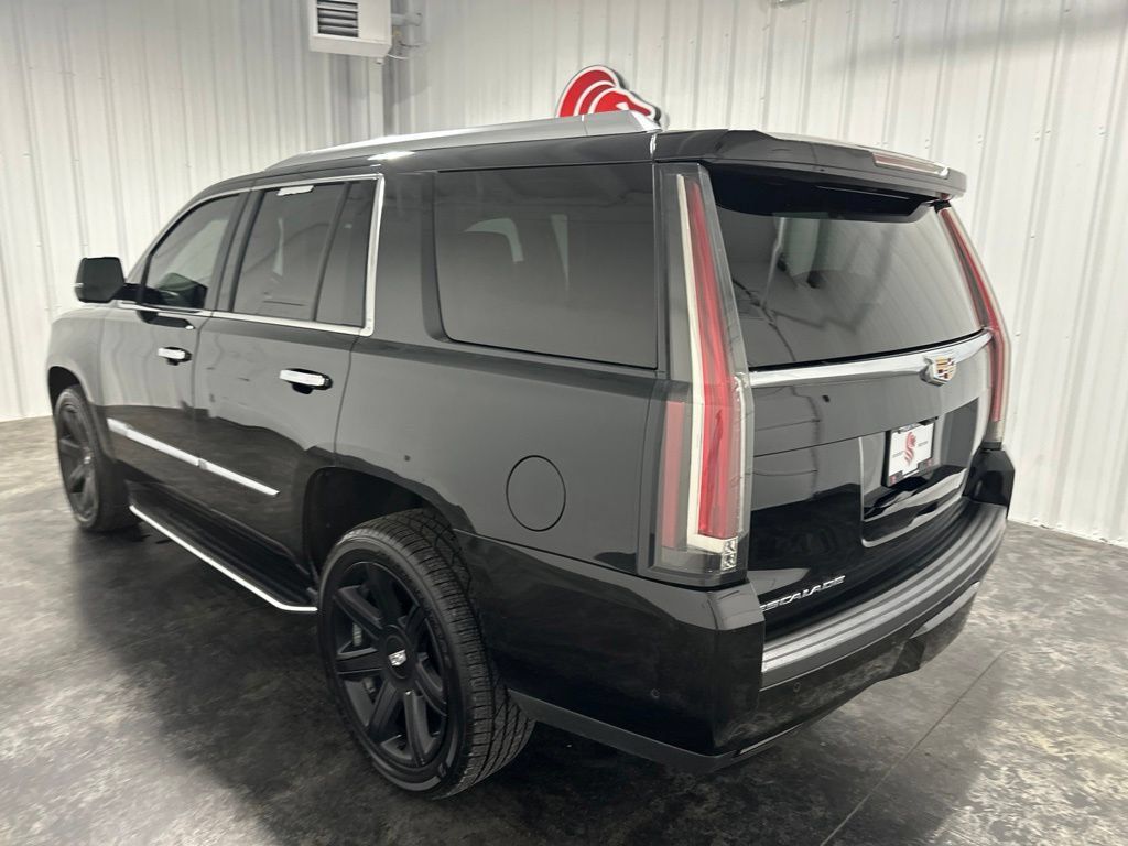 Used 2020 Cadillac Escalade Luxury AWD/4WD image 8