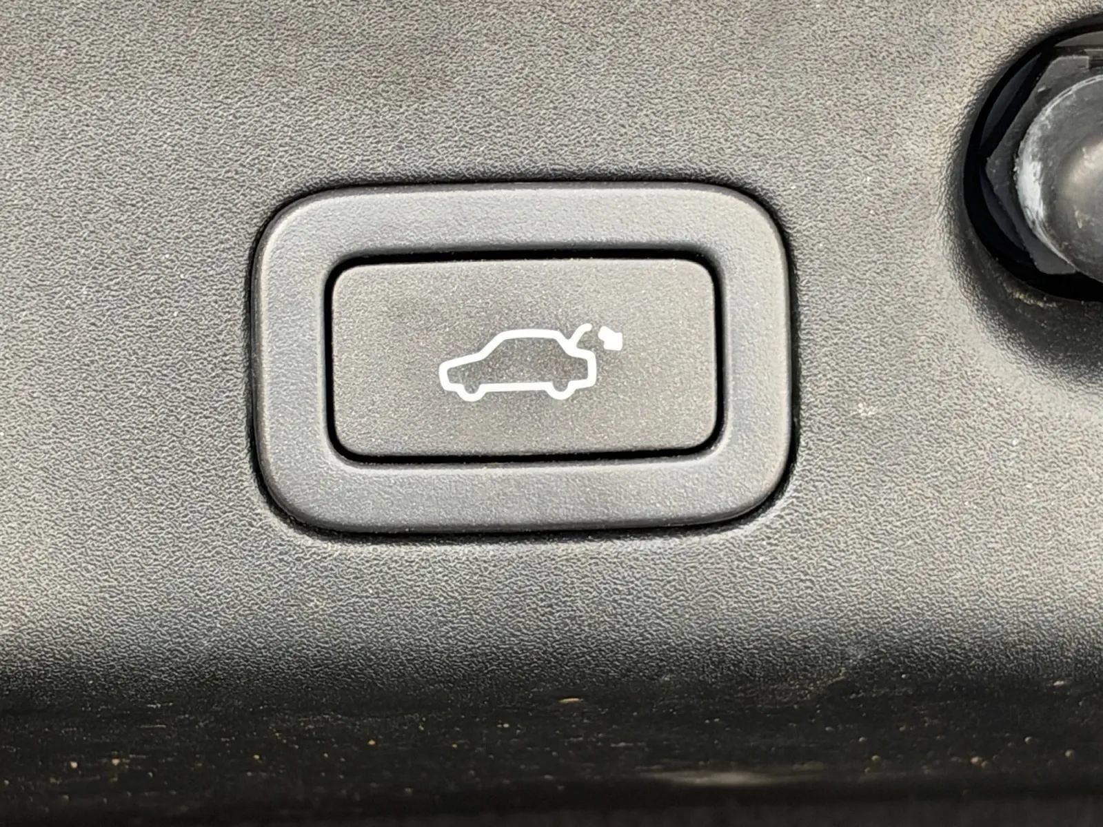 Used 2011 Jaguar XJ L RWD image 19