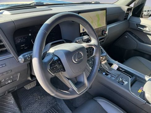 Used 2024 Lexus GX 550 w/ Cold Area Package AWD/4WD image 9