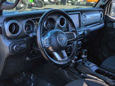 Used 2022 Jeep Wrangler Unlimited Sahara w/ Cold Weather Group image 10