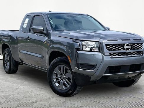 Used 2025 Nissan Frontier SV RWD image 12