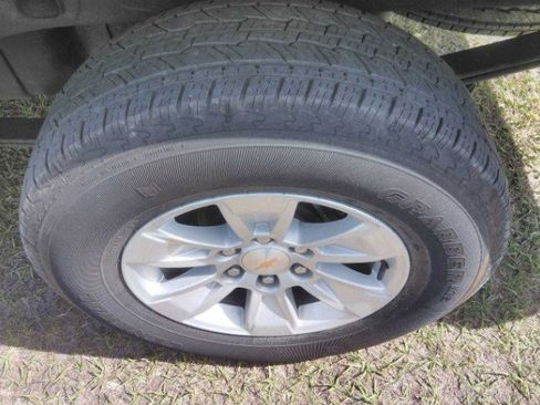 Used 2025 Chevrolet Silverado 1500 LT RWD image 8