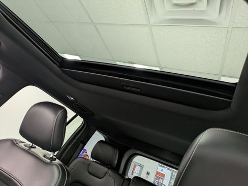 Used 2023 Jeep Grand Cherokee Altitude image 21