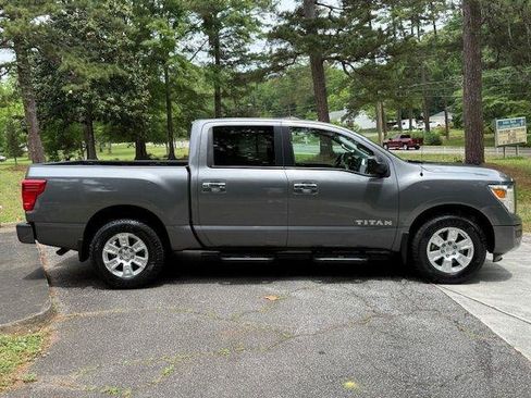 Used 2021 Nissan Titan SV w/ SV Convenience Package RWD image 33