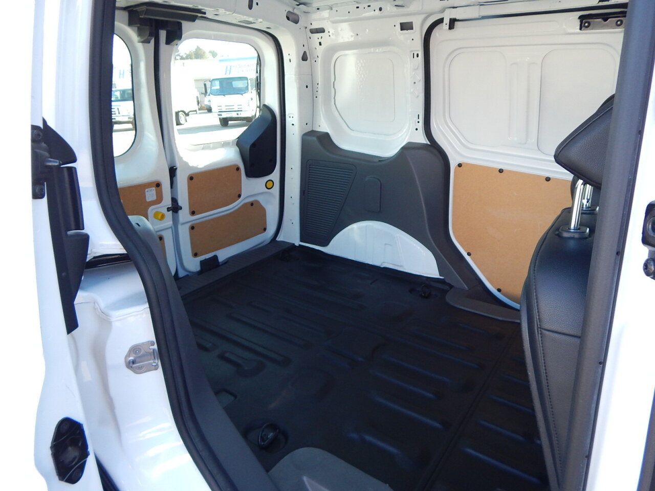 Used 2022 Ford Transit Connect XL FWD image 4