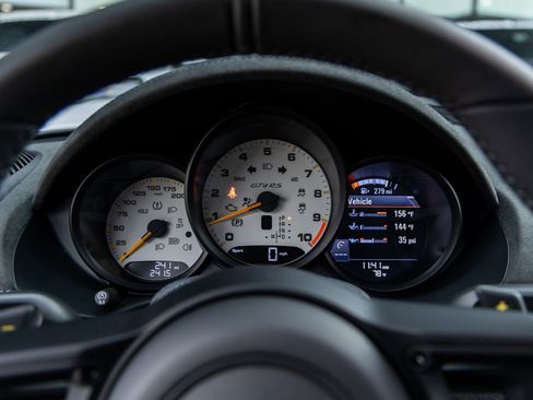 Used 2025 Porsche 718 Cayman GT4 RS image 36