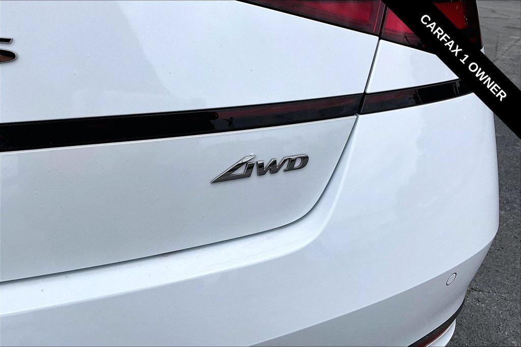 Used 2025 Genesis G90 3.5T AWD/4WD image 23