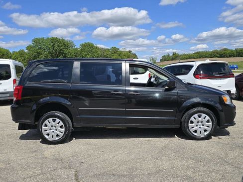 Used 2015 Dodge Grand Caravan American Value Package w/ UConnect Hands-Free Group image 9