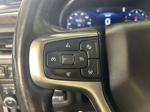 Used 2023 Chevrolet Suburban Premier w/ Advanced Technology Package AWD/4WD image 16