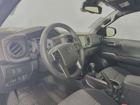 Used 2023 Toyota Tacoma TRD Sport w/ Advanced Technology Package image 13