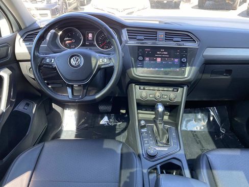 Used 2018 Volkswagen Tiguan SEL AWD/4WD image 13