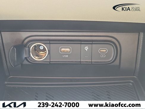 Used 2025 Kia Sportage EX FWD image 29