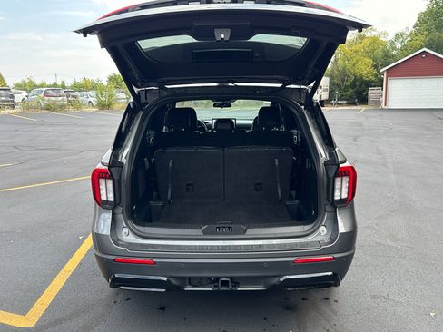 Used 2025 Ford Explorer ST-Line w/ ST-Line Street Pack AWD/4WD image 34