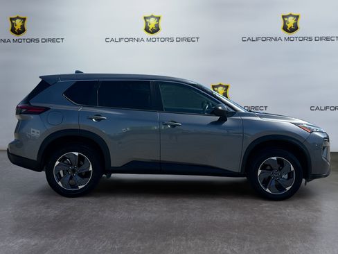 Used 2025 Nissan Rogue SV FWD image 6
