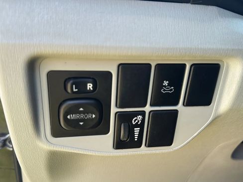 Used 2014 Toyota Prius Four w/ Solar Roof Package FWD image 34