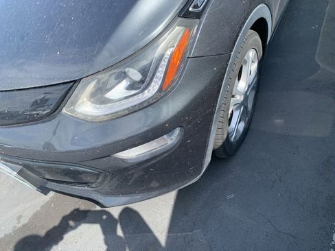 Used 2017 Chevrolet Bolt LT FWD image 2
