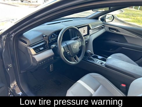 Used 2025 Toyota Camry SE image 6